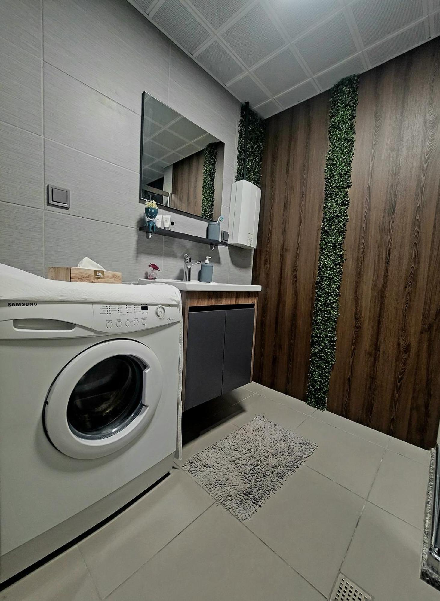 Alfred Sky Smart Apartment 29Th Spa Included Skopje Zewnętrze zdjęcie