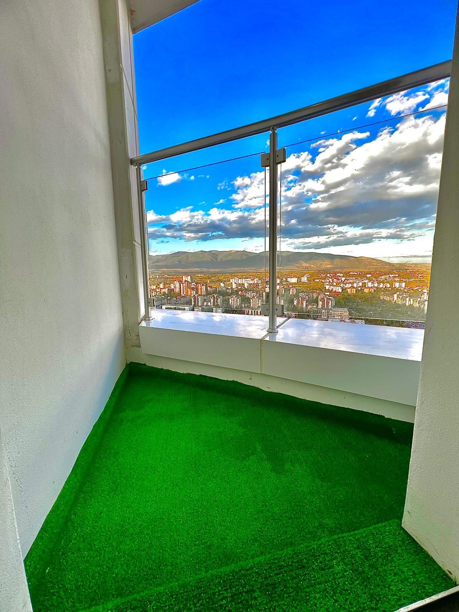 Alfred Sky Smart Apartment 29Th Spa Included Skopje Zewnętrze zdjęcie
